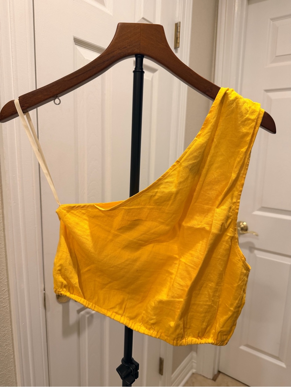 FARM Rio One-Shoulder Yellow Crop Top Size Small - Picture 5 of 8